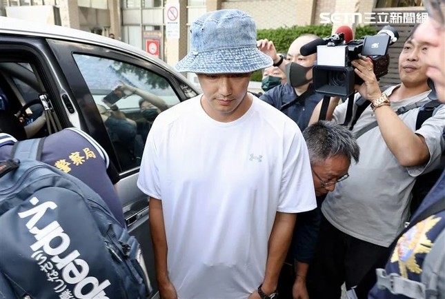 Diễn biến vụ 11 nghệ sĩ bị cảnh sát điều tra- Ảnh 2.