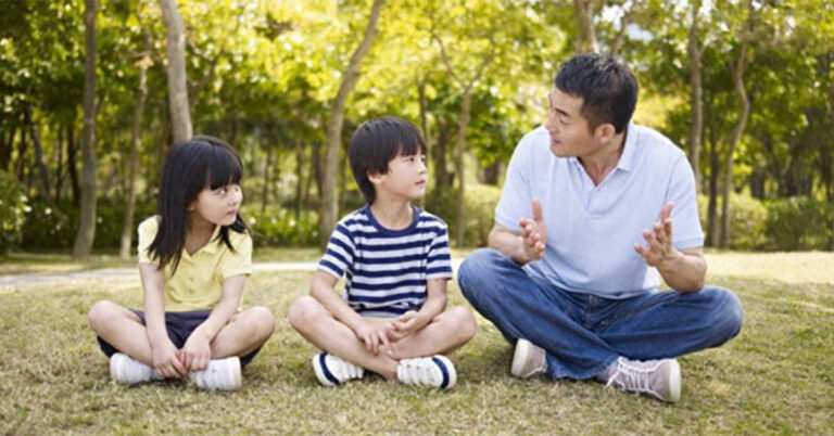 Câu trả lời của DeepSeek về vấn đề: "Thế nào là giáo dục tốt" khiến bà mẹ trẻ phải thốt lên: "AI làm cha mẹ còn GIỎI hơn tôi!"- Ảnh 3.