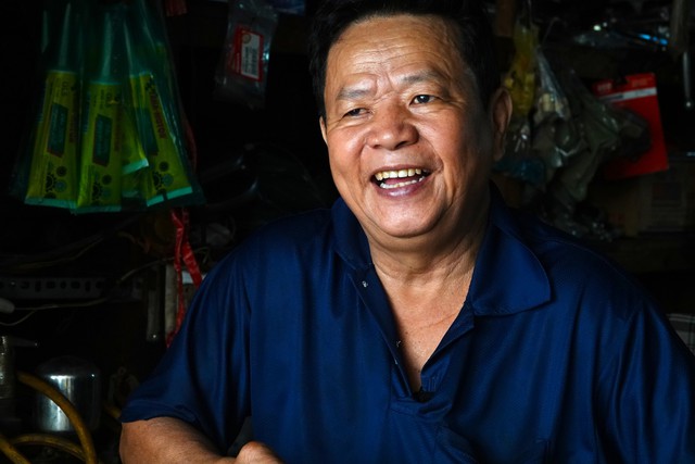 “Gọi đừng ngại” - Tấm biển nhỏ và trái tim lớn của ông chủ tiệm sửa xe 24/7 giữa Sài Gòn- Ảnh 3.