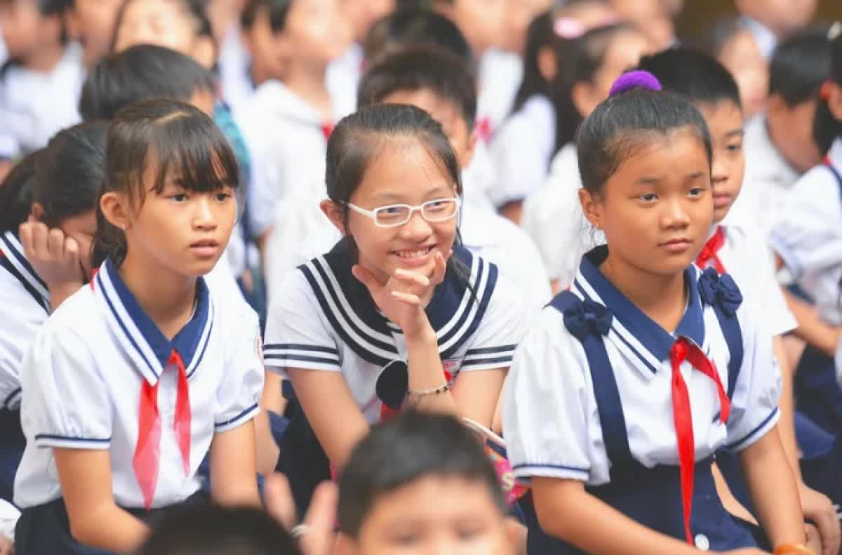 Hàng trăm nghìn bố mẹ hưởng lợi từ 2 cải cách của TP.HCM, Bộ trưởng GD&ĐT quyết định áp dụng toàn quốc- Ảnh 4.