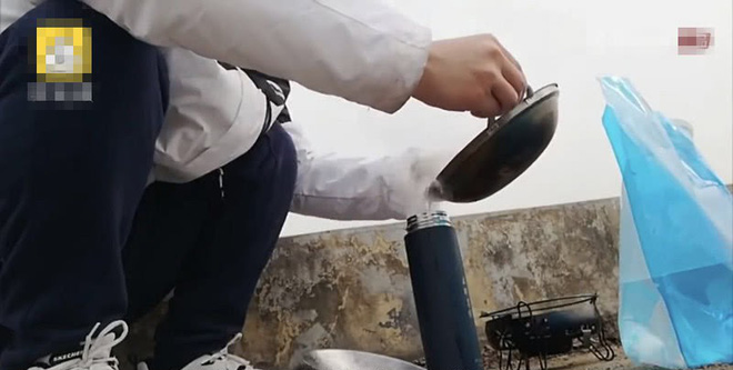 Thông báo họp lớp nhưng không ai rep, "lớp trưởng của năm" đích thân đạp xe 1500km, đến thăm nhà từng thành viên trong lớp- Ảnh 2.