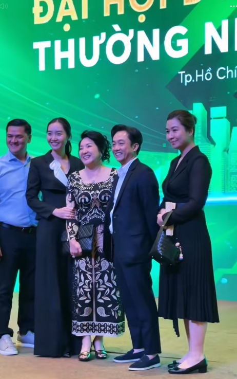 Ngoại hình của em gái Cường Đô La ở hiện tại gây chú ý- Ảnh 4.