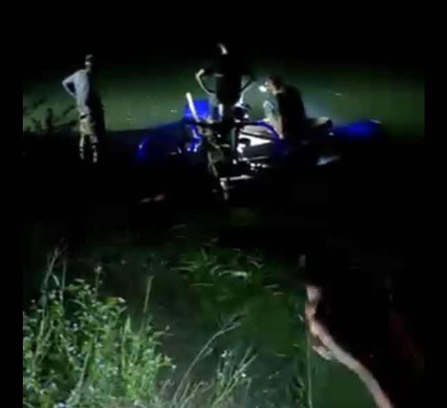 Phát hiện cây sưa ‘khủng’ dưới suối thuộc vùng đệm Phong Nha-Kẻ Bàng, dân lén lút khai quật trong đêm- Ảnh 1. Phát hiện cây sưa ‘khủng’ dưới suối thuộc vùng đệm Phong Nha-Kẻ Bàng, dân lén lút khai quật trong đêm- Ảnh 1.