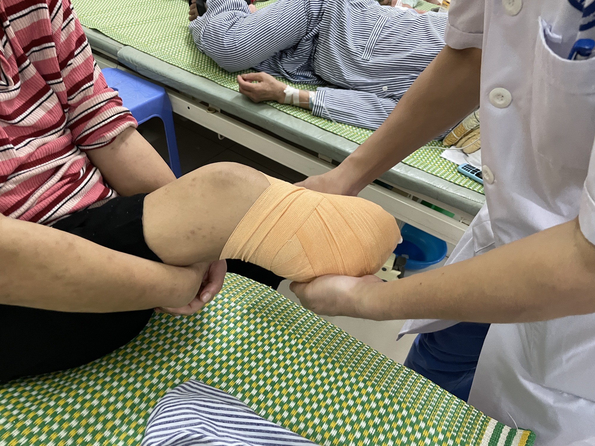 Bác sĩ thức trắng đêm để cứu bệnh nhân khỏi lằn ranh sinh - tử: Xin đừng chủ quan ngay cả những vết thương nhỏ tưởng chừng vô hại- Ảnh 1. Bác sĩ thức trắng đêm để cứu bệnh nhân khỏi lằn ranh sinh - tử: Xin đừng chủ quan ngay cả những vết thương nhỏ tưởng chừng vô hại- Ảnh 1.