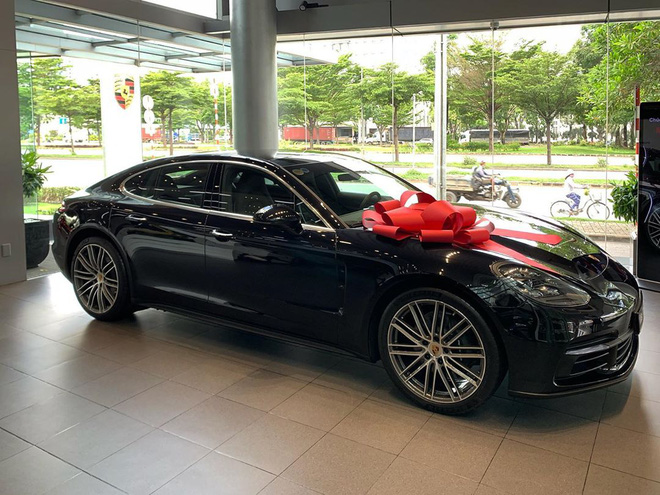 Tống Đông Khuê, CEO - tay chơi siêu xe khét tiếng là ai?- Ảnh 3. Tống Đông Khuê, CEO - tay chơi siêu xe khét tiếng là ai?- Ảnh 3.