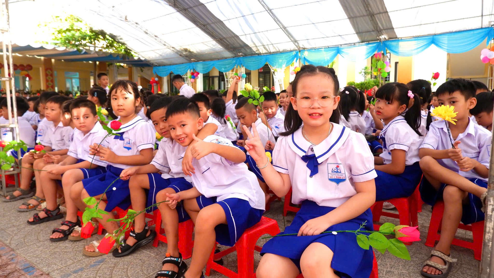 Suất cơm học sinh bị “đánh thuế 2 lần”: Ngành thuế lý giải ra sao?- Ảnh 1.