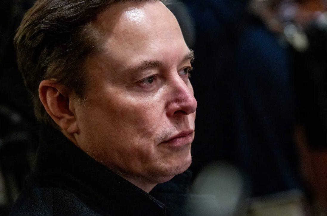 "Cú tát" cho Elon Musk: Hàng loạt công ty quay xe, kêu gọi hủy bỏ quy định cấm bán ô tô xăng năm 2035, thay đổi kế hoạch sản xuất xe điện- Ảnh 1. "Cú tát" cho Elon Musk: Hàng loạt công ty quay xe, kêu gọi hủy bỏ quy định cấm bán ô tô xăng năm 2035, thay đổi kế hoạch sản xuất xe điện- Ảnh 1.