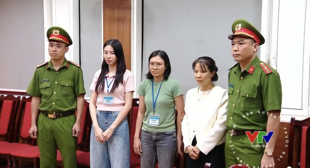 Chân dung Hoa hậu Nguyễn Thúc Thùy Tiên, người vừa bị khởi tố, bắt tạm giam trong vụ kẹo rau củ Kera- Ảnh 1.
