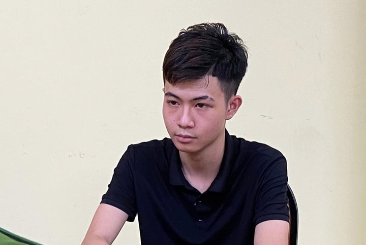 Bắt kẻ dùng vỏ chai bia đánh vào đầu khách nước ngoài trên phố Bùi Viện- Ảnh 1. Bắt kẻ dùng vỏ chai bia đánh vào đầu khách nước ngoài trên phố Bùi Viện- Ảnh 1.