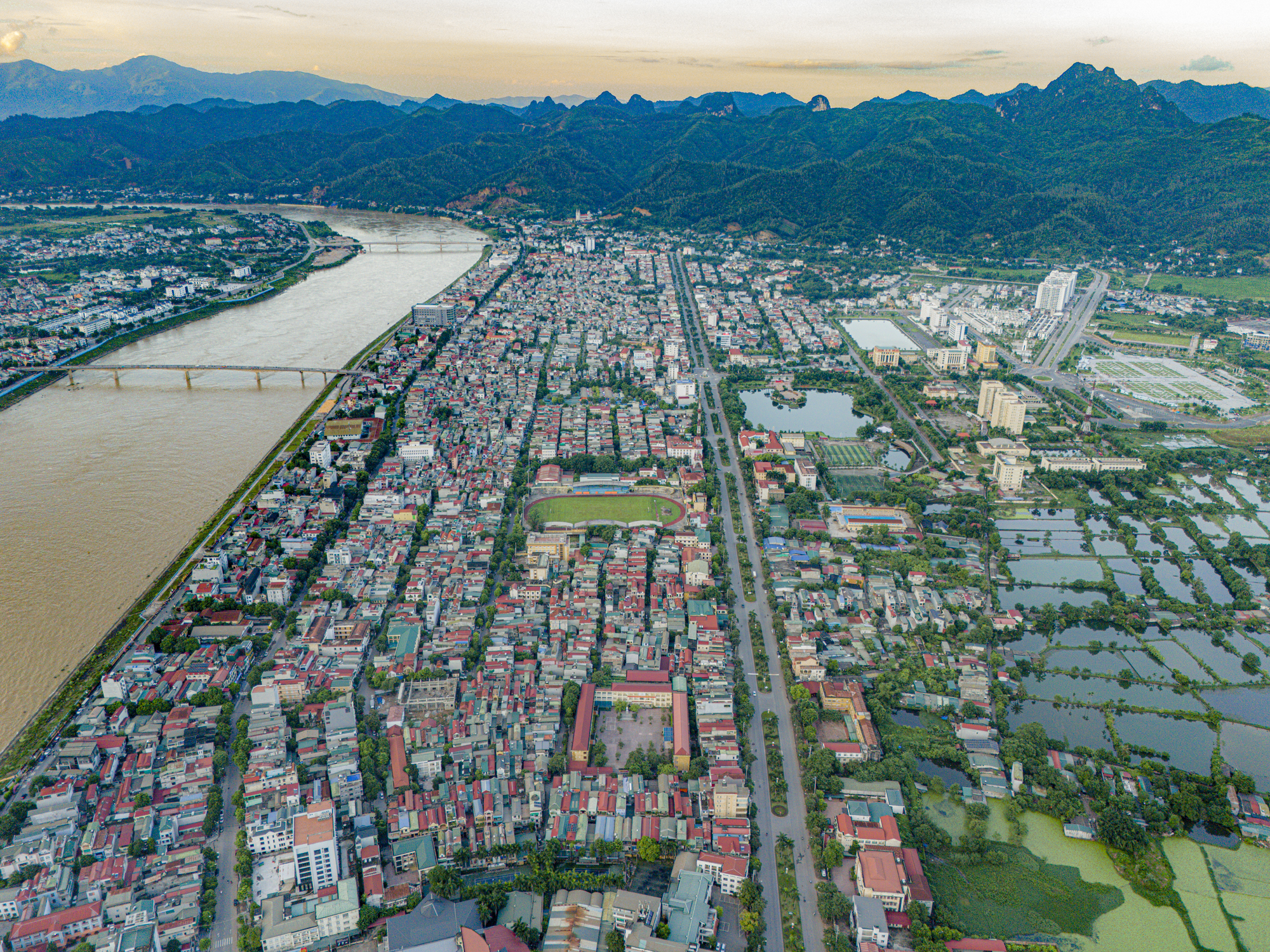 Tỉnh Tây Bắc sát vách Hà Nội, được Sun Group, Geleximco, Sudico…đổ về, đang tìm chủ đầu tư cho 3 khu đô thị lớn trị giá hơn 11.000 tỷ đồng- Ảnh 1.