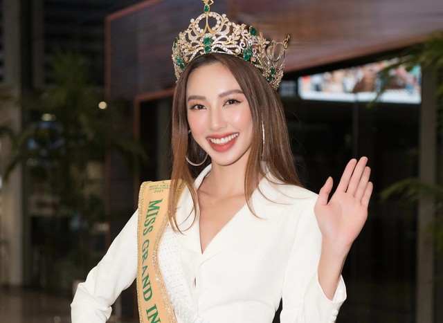 Chân dung Hoa hậu Nguyễn Thúc Thùy Tiên, người vừa bị khởi tố, bắt tạm giam trong vụ kẹo rau củ Kera- Ảnh 4.