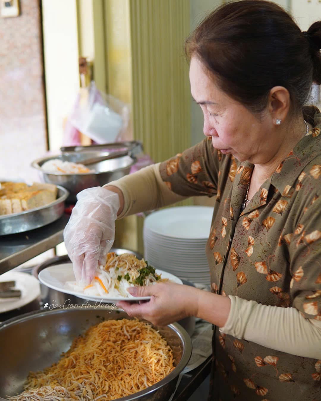 Tiệm cơm lâu năm giữa Quận 1 bỗng nghỉ bán khiến khách tiếc ngẩn ngơ, biết lý do phía sau còn bất ngờ hơn- Ảnh 4.