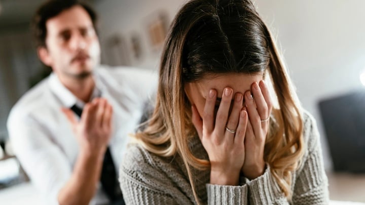6 dấu hiệu cho thấy đàn ông chỉ giả vờ yêu bạn- Ảnh 6. 6 dấu hiệu cho thấy đàn ông chỉ giả vờ yêu bạn- Ảnh 6.