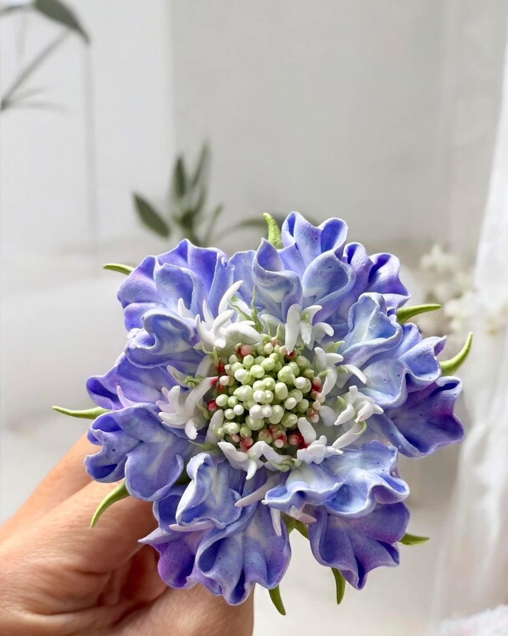 Chàng trai TP.HCM làm hoa bằng kem 'thật còn hơn cả hoa thật'- Ảnh 5.