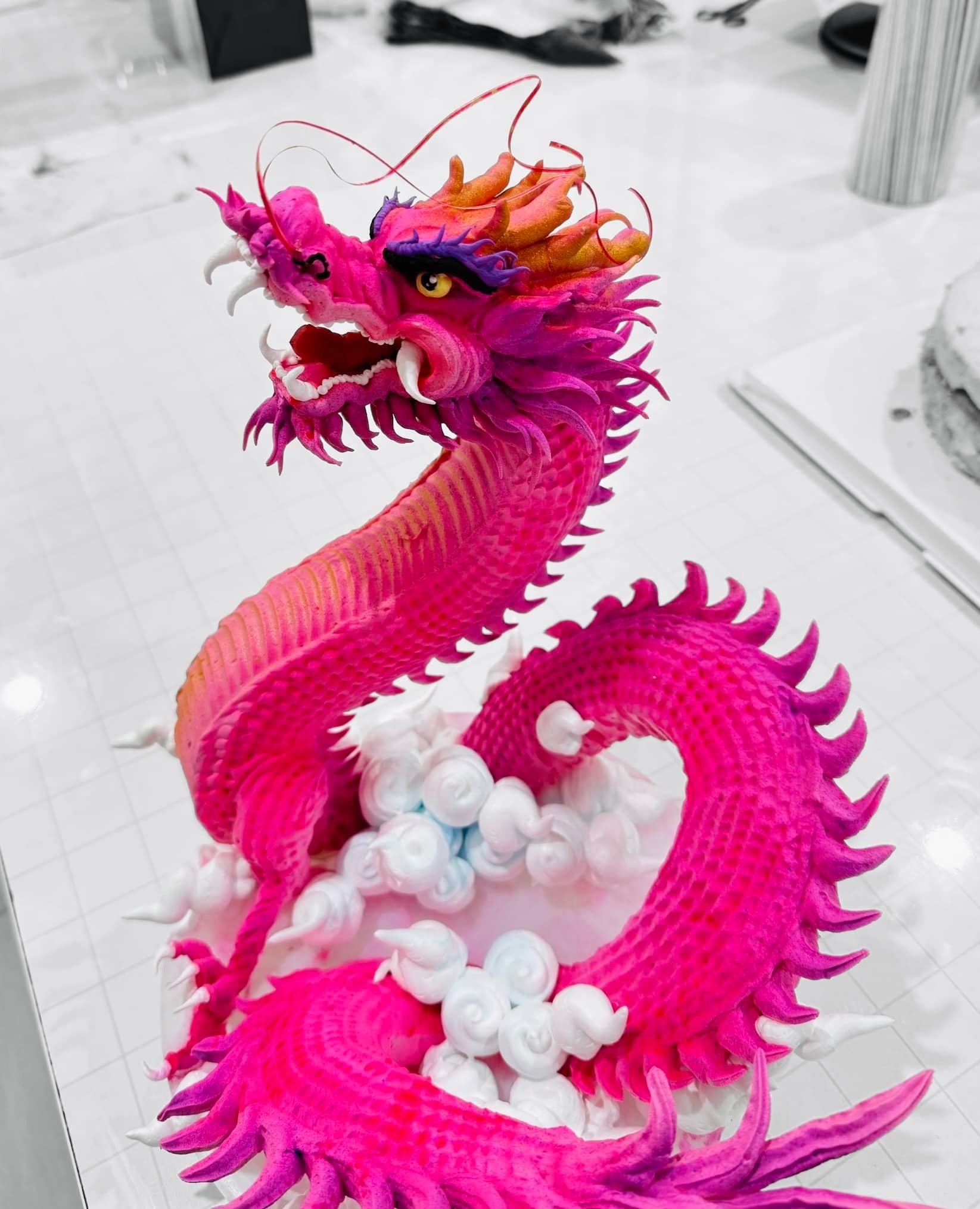 Chàng trai TP.HCM làm hoa bằng kem 'thật còn hơn cả hoa thật'- Ảnh 29.