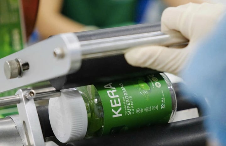 Kẹo rau Kera có gì khiến hoa hậu Thùy Tiên vướng vòng lao lý?- Ảnh 2.