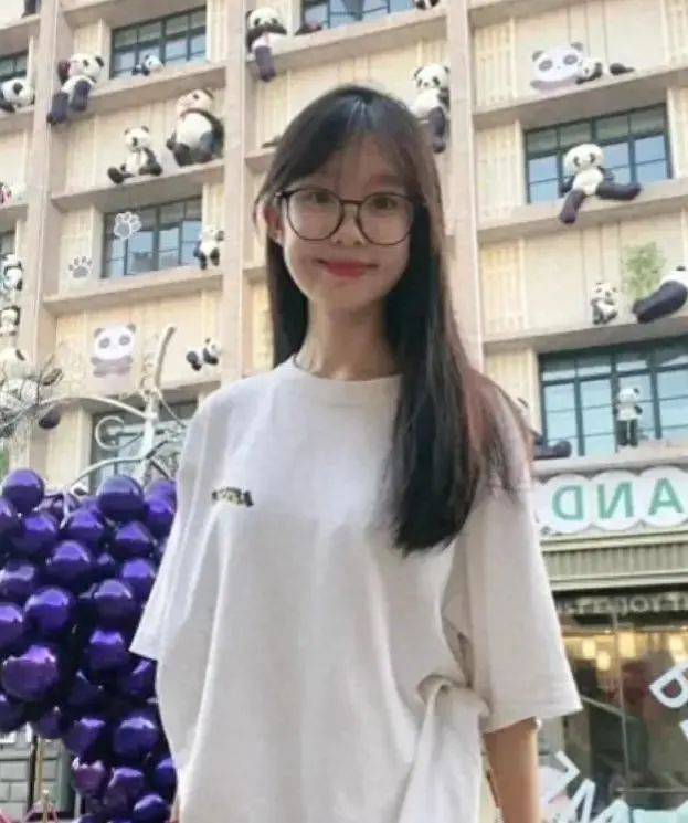 Ông bố “rao bán” con gái tài năng, xinh xắn, học trường danh tiếng kèm hồi môn hơn 700 triệu: Lý do khiến mọi người tranh cãi- Ảnh 1.