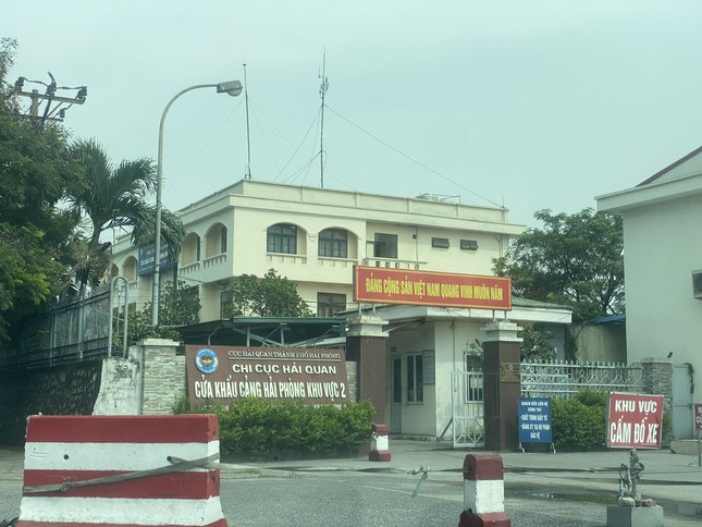 Thủ đoạn 'móc nối' để thông quan hàng lậu giữa doanh nghiệp và cán bộ chi cục hải quan- Ảnh 1.