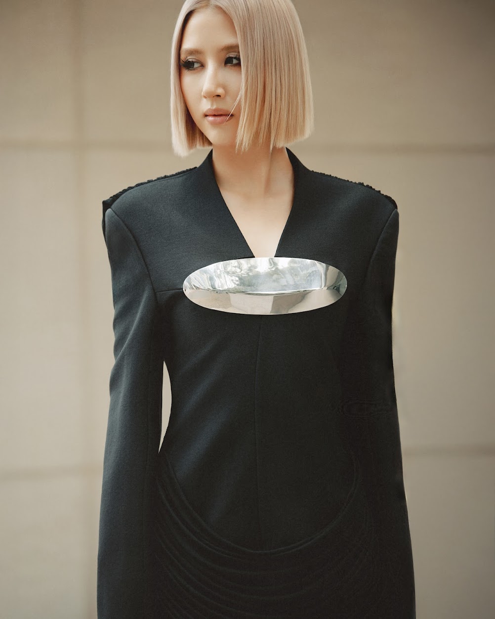 Quỳnh Anh Shyn - Marzuz - Gigi Hương Giang bí ẩn, nữ tính trong diện mạo mới- Ảnh 3.