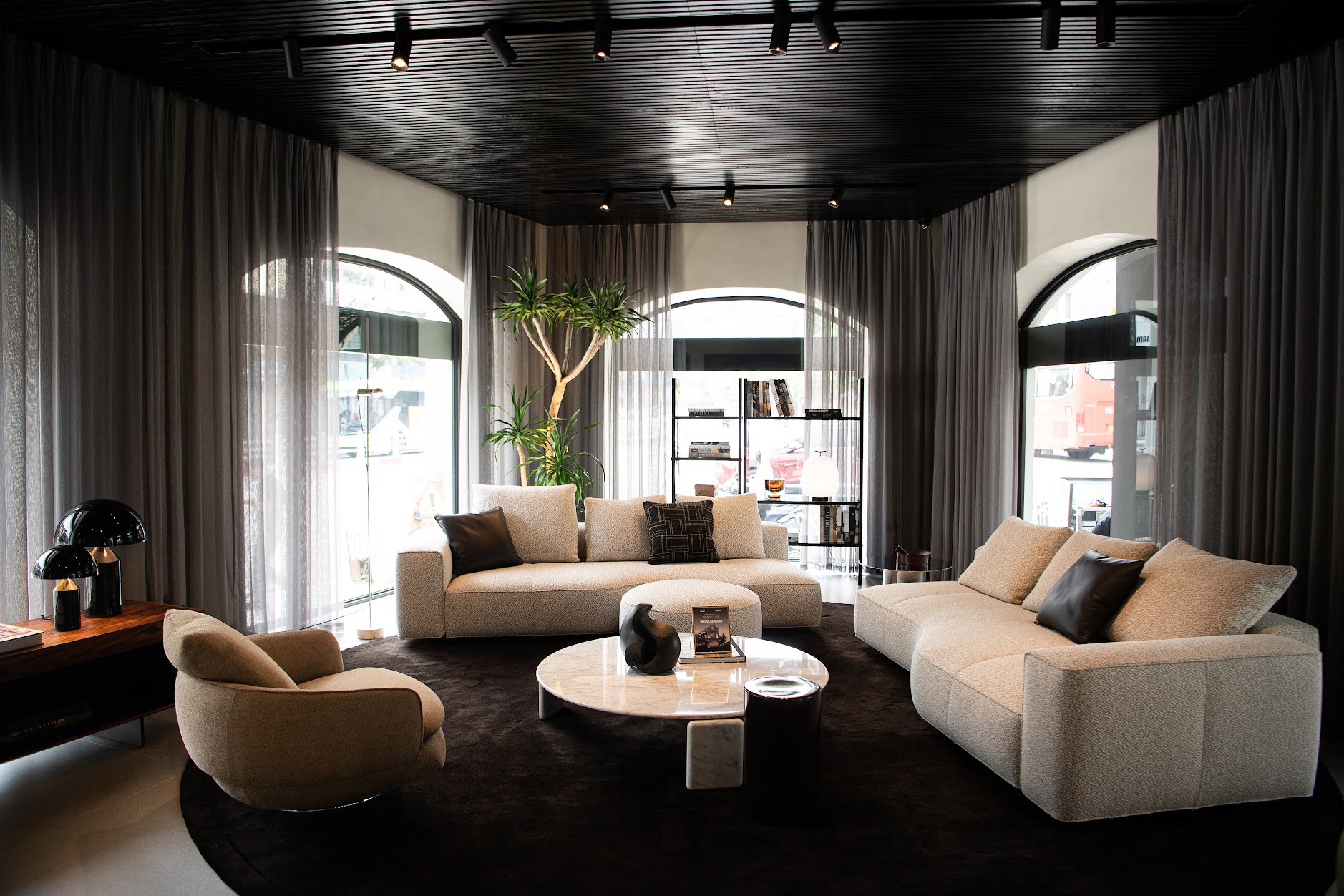 ‘Quốc bảo nội thất Ý’ mở Monobrand showroom đầu tiên tại Việt Nam, toạ lạc giữa ‘đất vàng’ Hà Nội- Ảnh 3. ‘Quốc bảo nội thất Ý’ mở Monobrand showroom đầu tiên tại Việt Nam, toạ lạc giữa ‘đất vàng’ Hà Nội- Ảnh 3.