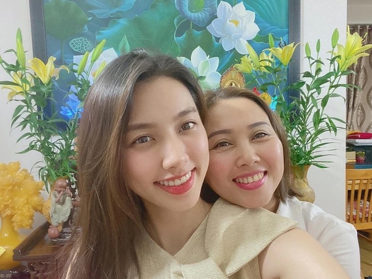 Phản ứng của gia đình Hoa hậu Thuỳ Tiên- Ảnh 1.