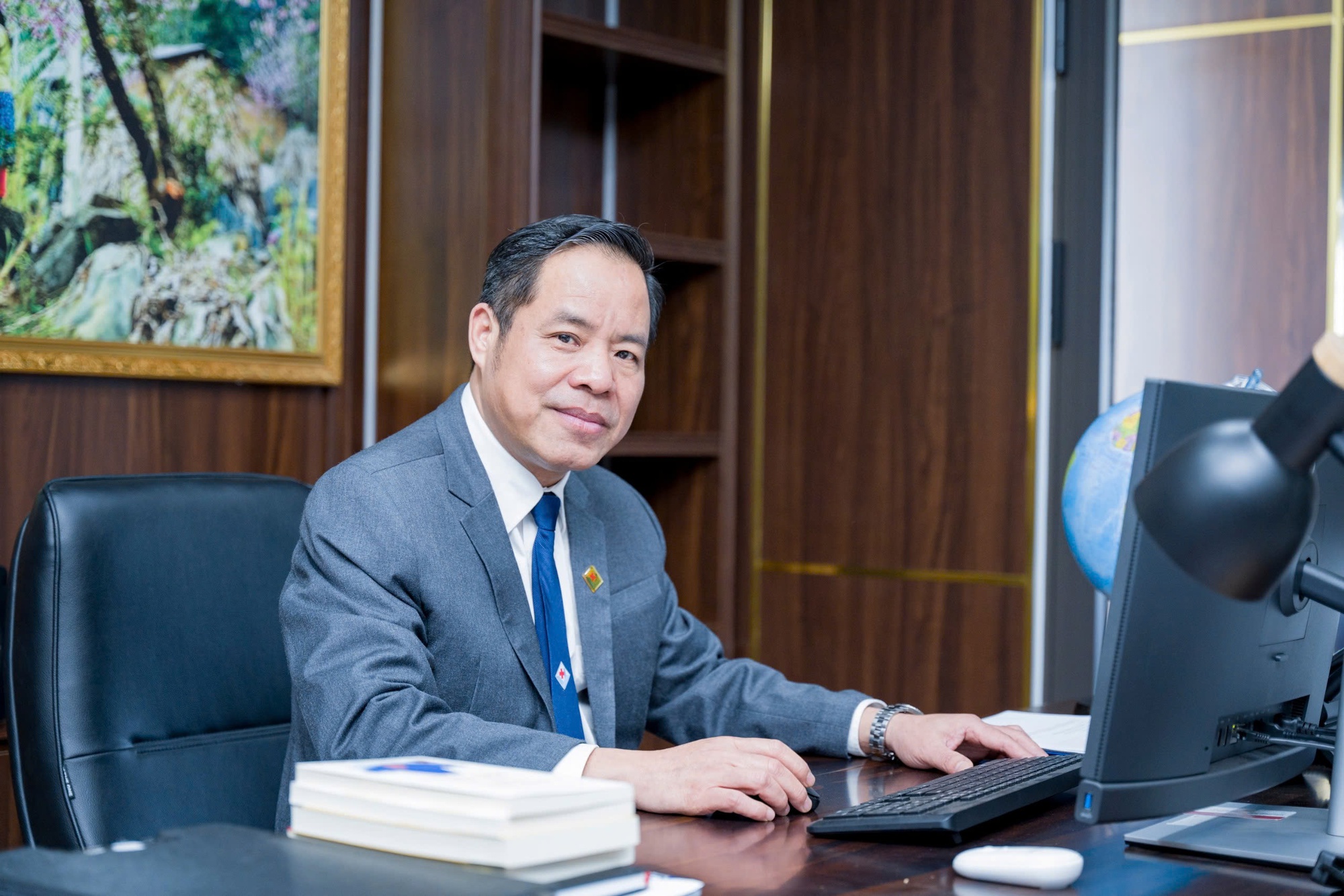 Thầy thuốc Nhân dân Nguyễn Anh Trí: Việt Nam đủ điều kiện miễn viện phí toàn dân, lộ trình cần 3 yếu tố- Ảnh 2. Thầy thuốc Nhân dân Nguyễn Anh Trí: Việt Nam đủ điều kiện miễn viện phí toàn dân, lộ trình cần 3 yếu tố- Ảnh 2.