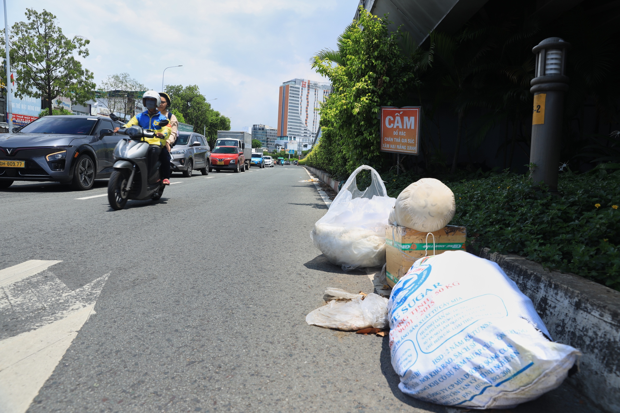Rác quen mặt, phố quen mùi: Nỗi niềm đô thị TP Hồ Chí Minh- Ảnh 11. Rác quen mặt, phố quen mùi: Nỗi niềm đô thị TP Hồ Chí Minh- Ảnh 11.