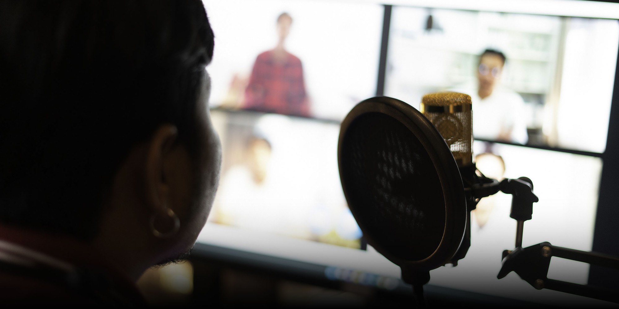 Nghề diễn vai người tương tác trên livestream: Lâu dần trên mạng cái gì cũng là giả, chỉ có người xem là bị lừa đến mức tin thật- Ảnh 2.