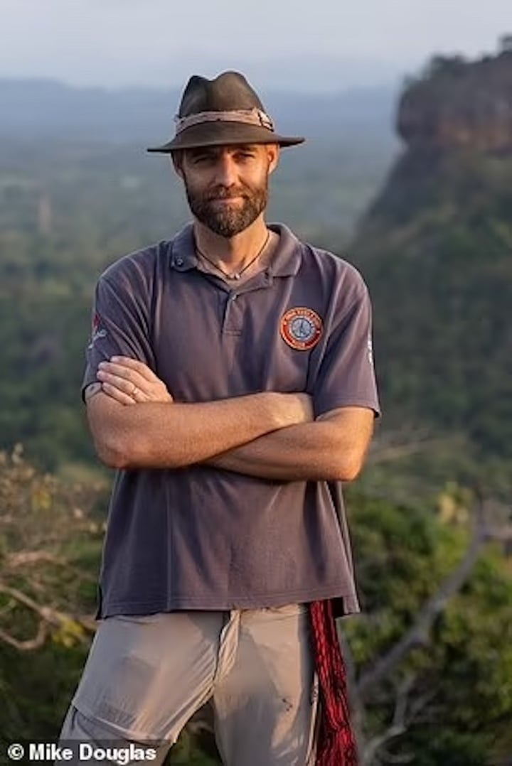 Không hề đi máy bay, người đàn ông này đã đến mọi quốc gia trên thế giới- Ảnh 4.