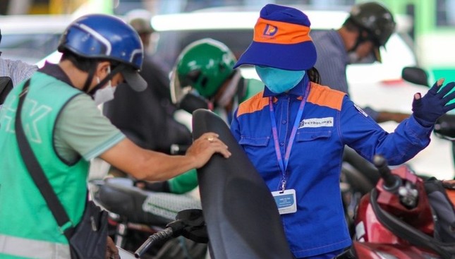 Ngày mai giá xăng dầu tăng hay giảm?- Ảnh 1.