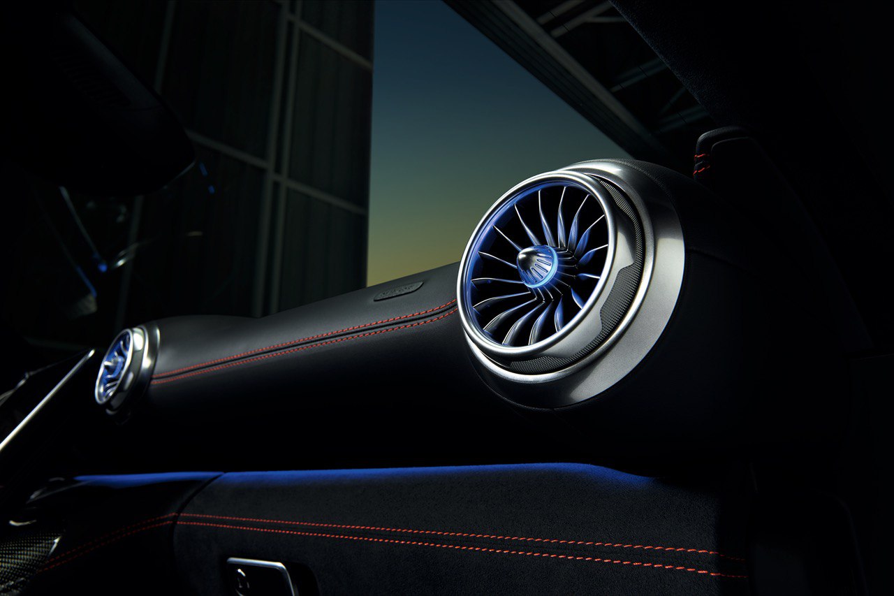 Huyền thoại AMG SL 63 trở lại: Sức mạnh 816 mã lực, chỉ có 2 chiếc ở Việt Nam, giá hơn 12 tỷ- Ảnh 8. Huyền thoại AMG SL 63 trở lại: Sức mạnh 816 mã lực, chỉ có 2 chiếc ở Việt Nam, giá hơn 12 tỷ- Ảnh 8.