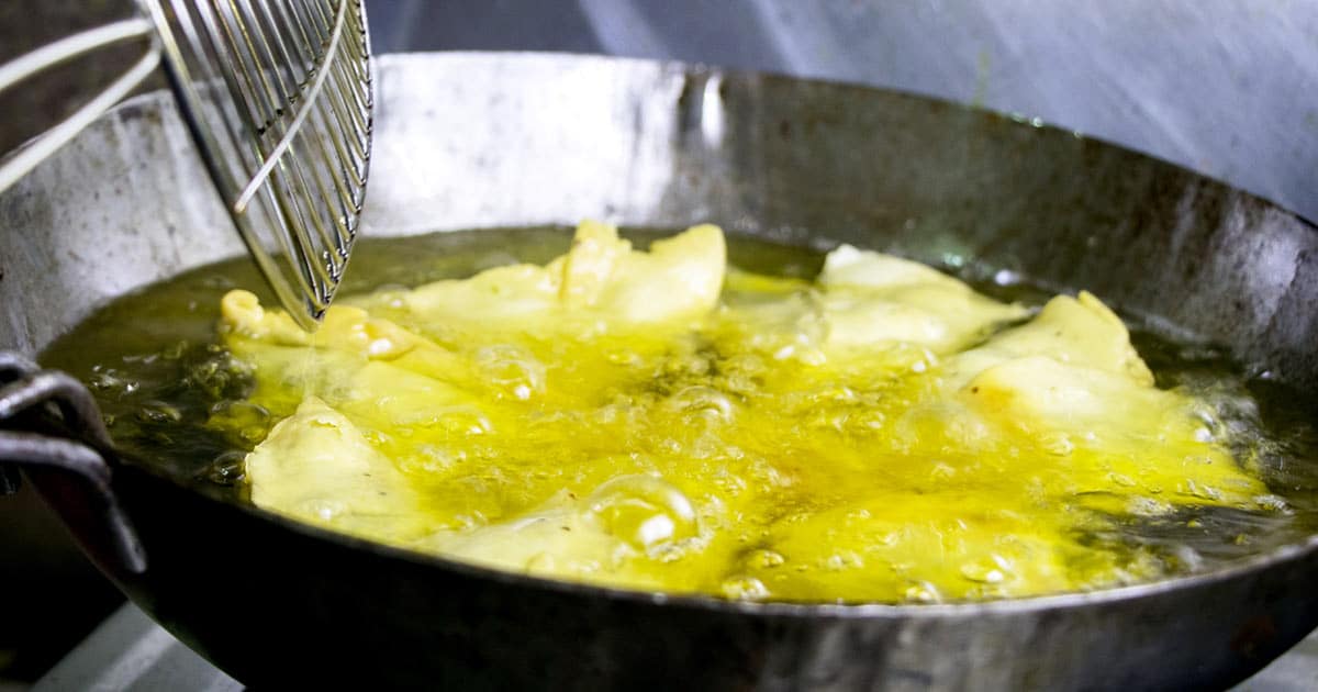 Cảnh báo: 3 loại dầu ăn cần tránh xa vì có nguy cơ gây ung thư, đừng vì tiết kiệm mà hại cả nhà- Ảnh 4.