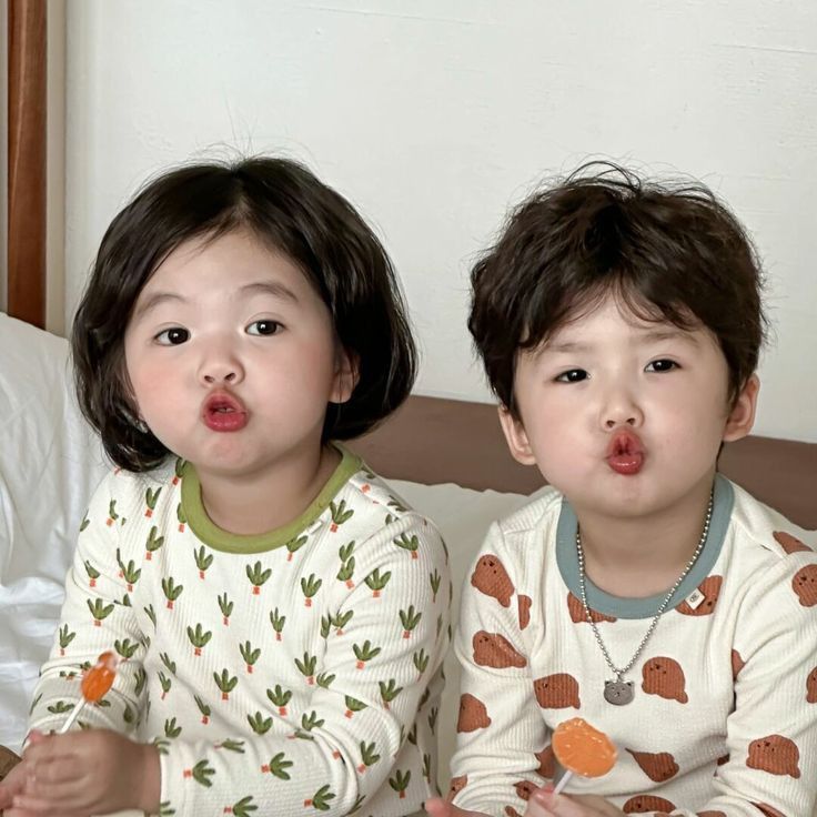 Khi nhà có thêm em nhỏ, người lớn tuyệt đối tránh nói với con lớn 7 câu "đại kỵ" này- Ảnh 2.