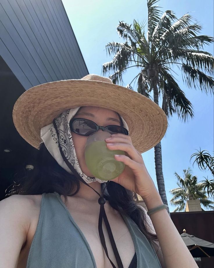 Càng nắng càng uống: 4 loại sinh tố rau chống nắng triệt để từ bên trong, chợ nào cũng đang bán- Ảnh 1.