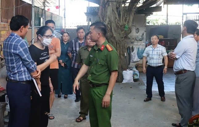 Cơ sở chữa bệnh bằng nước chống đối, khóa cửa không cho đoàn kiểm tra về- Ảnh 3.