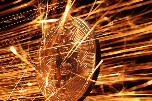 Giá vàng thế giới tăng vọt, bitcoin chạm mốc cao nhất mọi thời đại- Ảnh 2. Giá vàng thế giới tăng vọt, bitcoin chạm mốc cao nhất mọi thời đại- Ảnh 2.