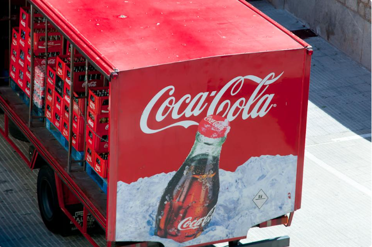 Người tiêu dùng toàn cầu kêu gọi tẩy chay Coca-Cola- Ảnh 1.