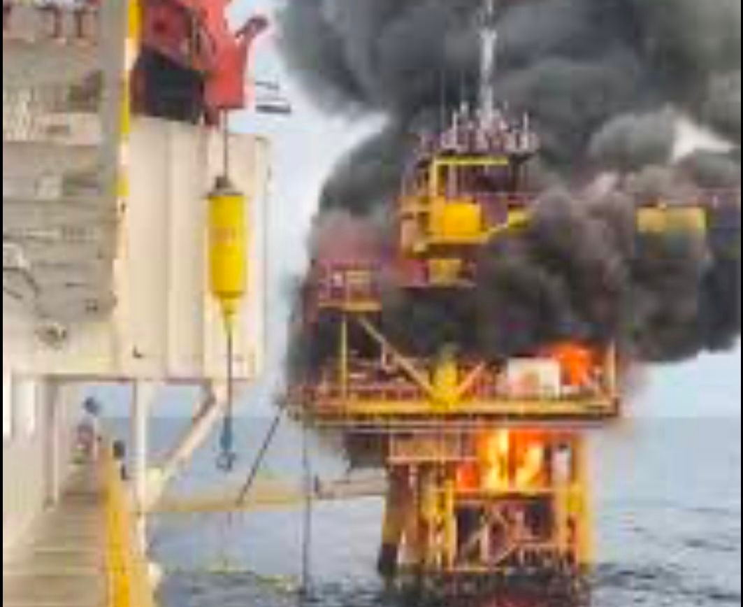 Sự cố cháy mỏ Sông Đốc đã được kiểm soát- Ảnh 2.