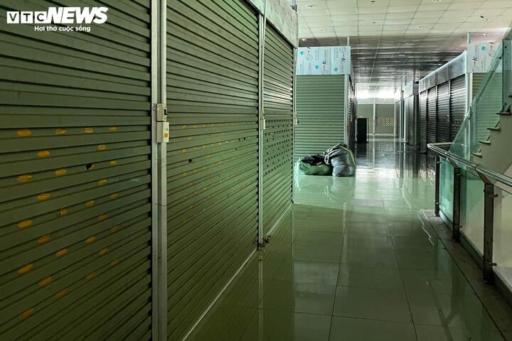 Quầy hàng đua nhau đóng cửa, 'thiên đường vải' Ninh Hiệp vắng lặng khác thường- Ảnh 10.
