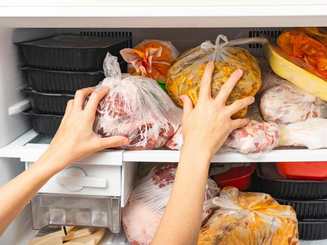 Cô gái 28 tuổi mắc ung thư dạ dày, bác sĩ chỉ vào 3 món trong tủ lạnh lắc đầu: Để lâu hại dạ dày hơn cả thức ăn thừa qua đêm- Ảnh 2.