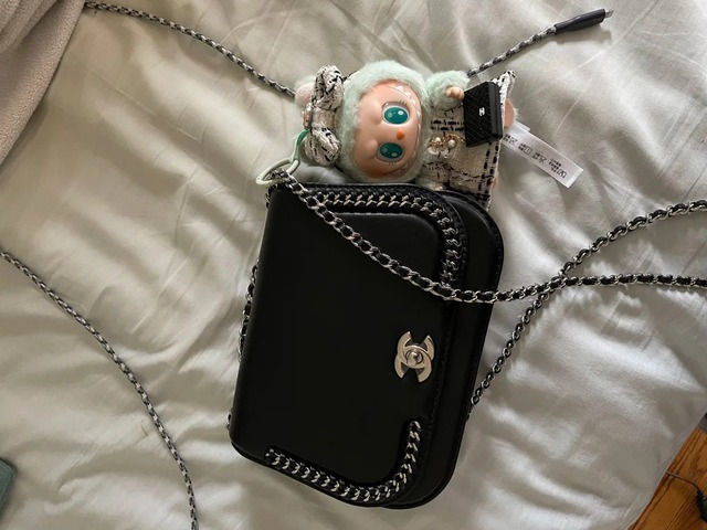 Mặc kệ thương chiến Mỹ - Trung, nữ sinh y khoa chi đến 5,2 triệu mua thứ này để "đầu tư cho cảm xúc"- Ảnh 1.