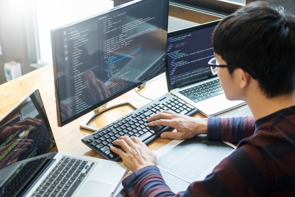 “Không đỉnh cao nào là vĩnh cửu”: Cựu lập trình viên Huawei thất nghiệp làm công nhân vệ sinh – Nghề nghiệp nào cũng đáng được tôn trọng, hãy mạnh mẽ sống!- Ảnh 2.
