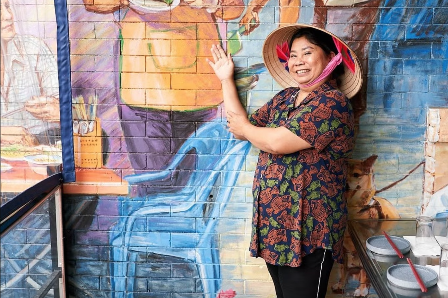 "Lunch Lady" - người phụ nữ Việt Nam vừa mất khiến truyền thông và dân mạng quốc tế đều tiếc nuối là ai?- Ảnh 1. "Lunch Lady" - người phụ nữ Việt Nam vừa mất khiến truyền thông và dân mạng quốc tế đều tiếc nuối là ai?- Ảnh 1.