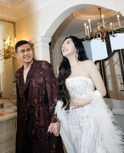 Đám cưới siêu đặc biệt của Hồ Quỳnh Hương gây sốt trên cả báo Mỹ, Trung Quốc- Ảnh 4. Đám cưới siêu đặc biệt của Hồ Quỳnh Hương gây sốt trên cả báo Mỹ, Trung Quốc- Ảnh 4.