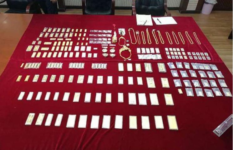 Tịch thu 20kg trang sức vàng, kim cương trị giá hơn 28 tỷ đồng tại nhà của 1 hacker- Ảnh 1.