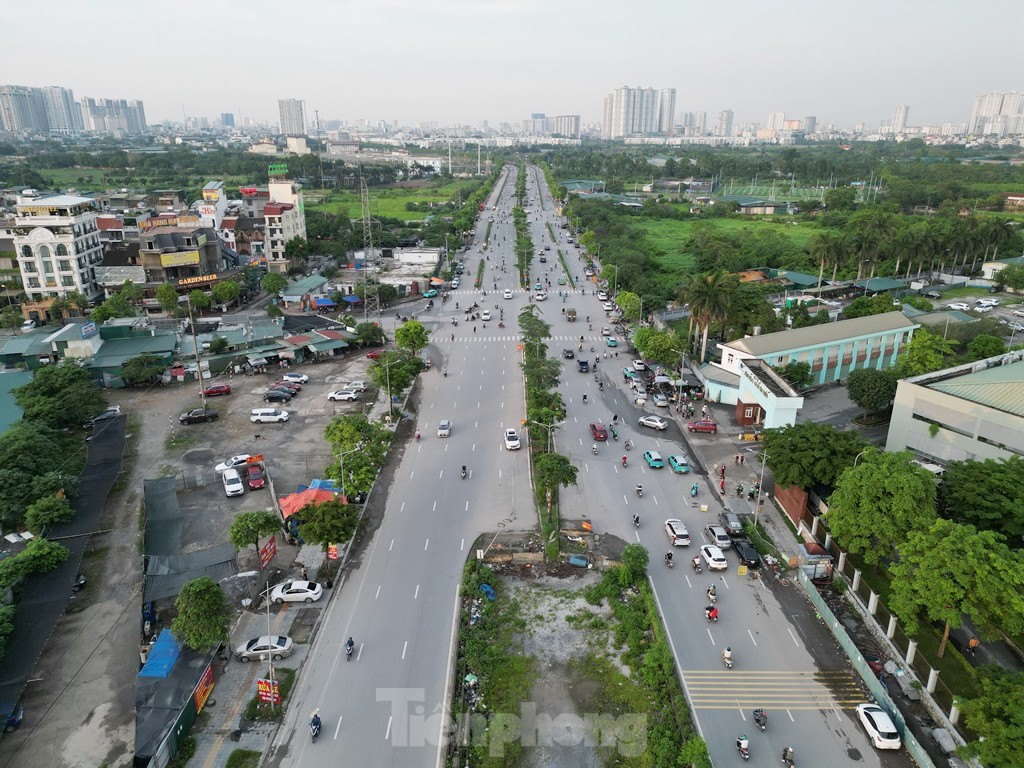 Nút giao 'dị dạng' vì mặt bằng chưa giải phóng xong- Ảnh 2.