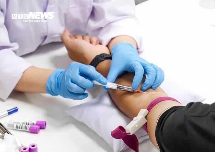 Xét nghiệm ADN vạch trần cú lừa khiến đại gia 'nuôi con tu hú' suốt 5 năm- Ảnh 1.