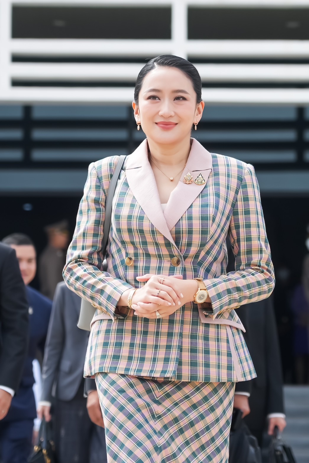 Nữ Thủ tướng trẻ nhất Thái Lan: Người sành chơi hàng hiệu thứ thiệt từ chính trường đến đời thường- Ảnh 1. Nữ Thủ tướng trẻ nhất Thái Lan: Người sành chơi hàng hiệu thứ thiệt từ chính trường đến đời thường- Ảnh 1.