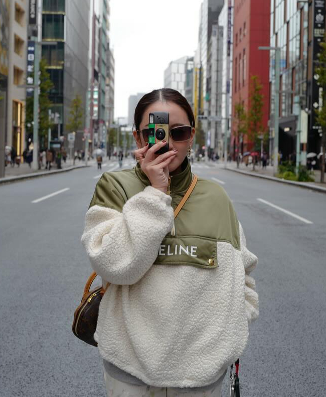 Nữ Thủ tướng trẻ nhất Thái Lan: Người sành chơi hàng hiệu thứ thiệt từ chính trường đến đời thường- Ảnh 9. Nữ Thủ tướng trẻ nhất Thái Lan: Người sành chơi hàng hiệu thứ thiệt từ chính trường đến đời thường- Ảnh 9.