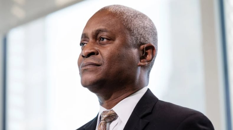 Quan chức Fed dự đoán duy nhất 1 đợt cắt giảm lãi suất năm nay, chỉ ra hàng loạt biến số chực chờ: ‘Muốn cũng không thể vội vàng hành động’- Ảnh 2.